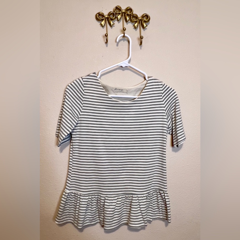 Comme Toi Ivory & Gray Striped Peplum Short Sleeve Top. Tiered Skirt. Size S